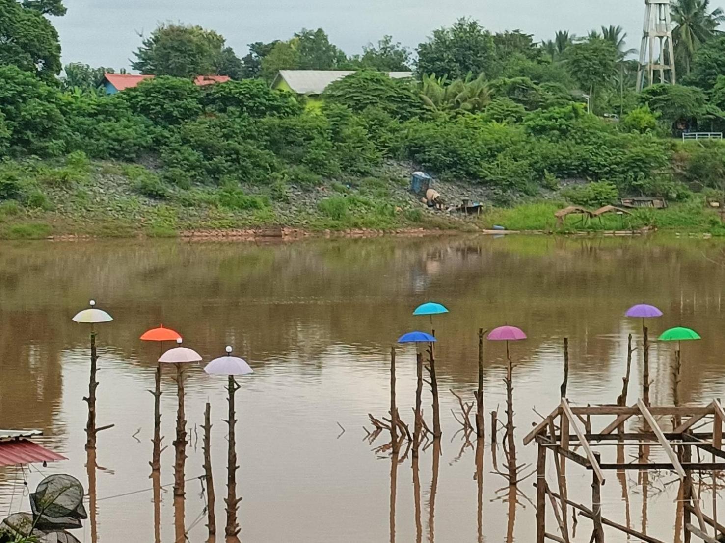 เฮือนน้ำน่าน House By The River Nan Uttaradit Exterior foto